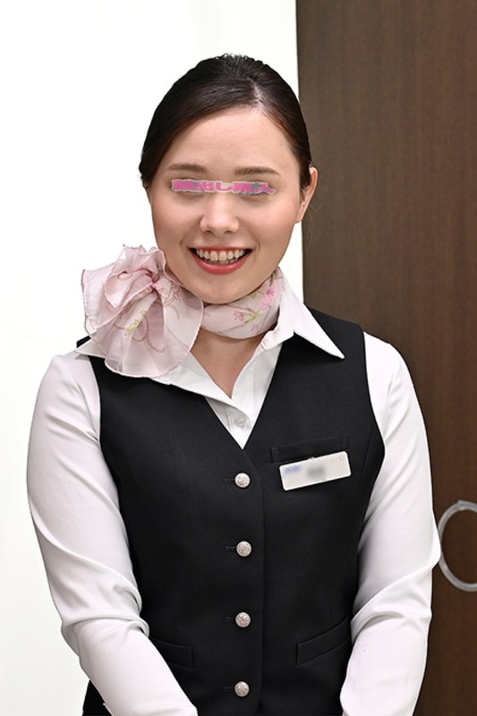 エアライン しごいてしゃぶってヌキまくり！！大手航空会社勤務の憧れのキャビンアテンダントが無数に生えた壁ち○ぽの即ヌキに挑戦！黒パンスト美脚CAうみかさん