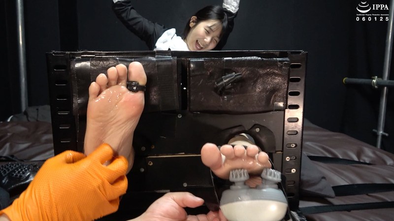 足枷 「足枷くすぐり＋暗示で感度アップ！ ブラシグローブで叫び倒すメイドもなかちゃん！」わかしラボ WAKA-067 千石もなか 4