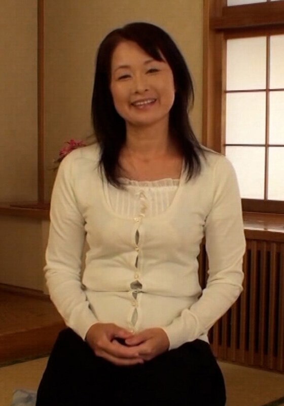 18禁 初めて見たAVの興奮と感激が忘れられず自分もこんなに他人を興奮させられるAVに出てみたい！と応募してきた黒髪五十路熟女の初撮り破廉恥SEX！