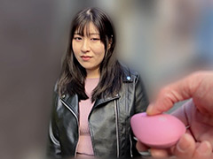 辻さくら さくらちゃんとリモバイ散歩！街中で絶頂恥○プレイ！
