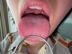 フェチ 【個人撮影】加護まりの舌ブラシで「汚舌苔」採取