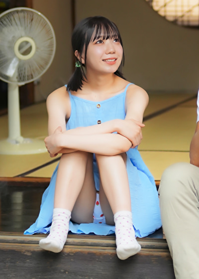 黒髪 ある日、身寄りのない子を俺の家で預かることになった。娘のように接していたが献身的に身体を差し出してきたので･･･日向由奈