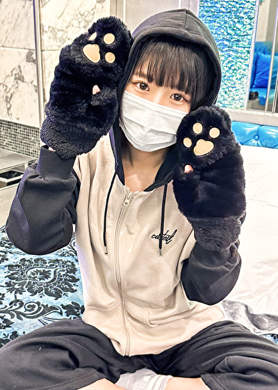 黒髪 19歳の援交少女 父に連れられおじさんの元へ･･････ 未熟な剛毛おま〇こに秘密の中出し
