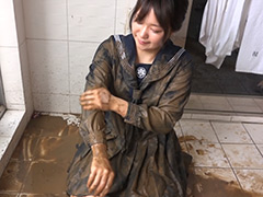 ウェット＆メッシー セーラー服・泥だらけ2