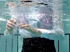 ウェット＆メッシー 【水中編】新入女子社員の着衣水泳研修（1）